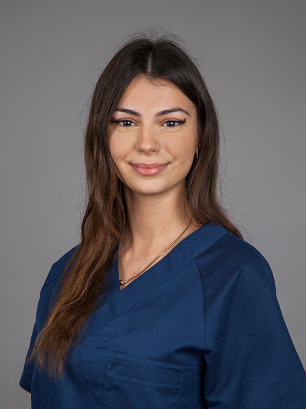 Gashi, <p>Dentalassistentin in Ausbildung</p>